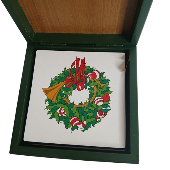 Set of 4 Vintage Christmas Coasters Fox Hunting French Horn in a Wooden Box - Picture 10 of 13